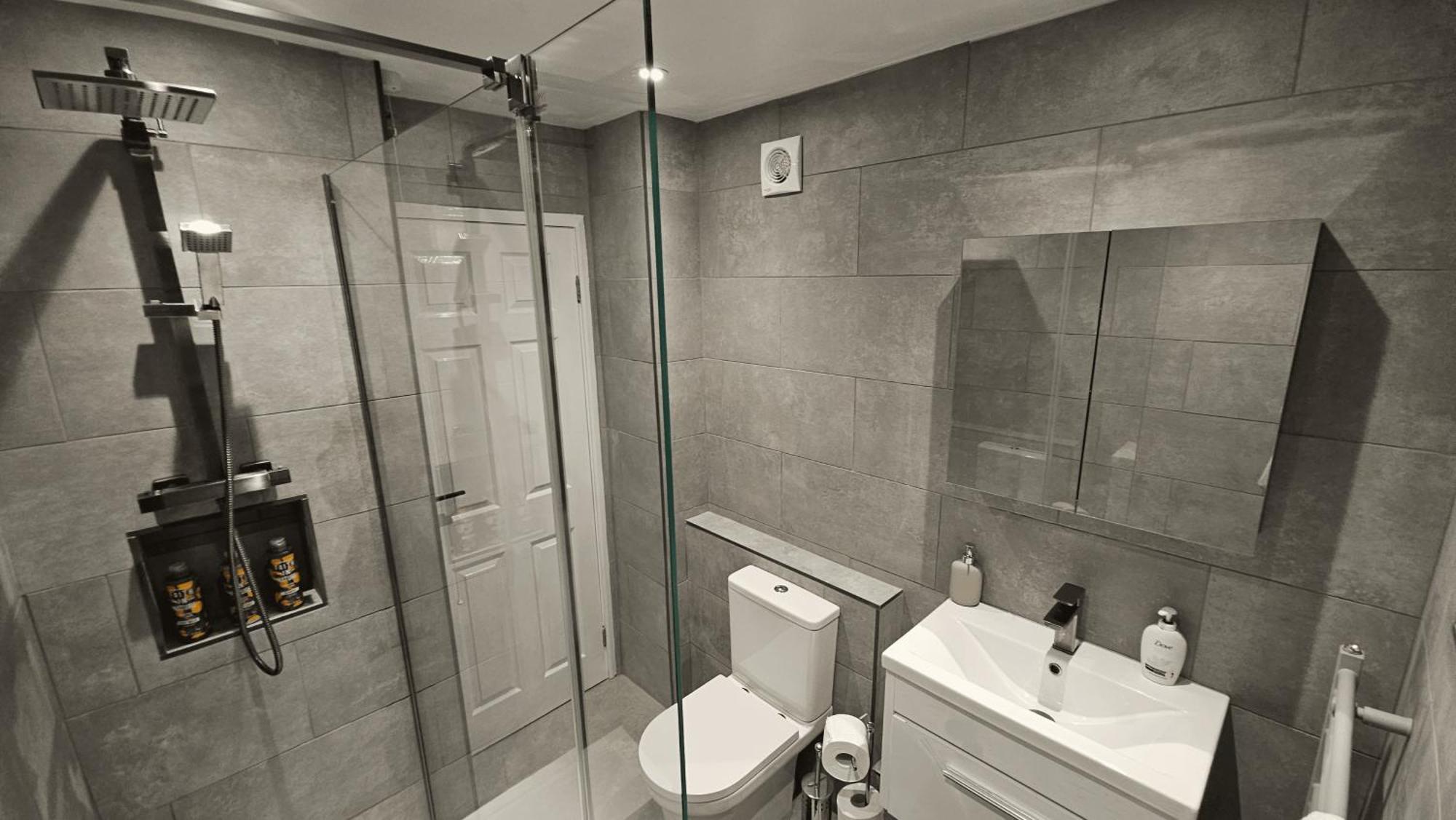 Centre With Hot Tub - 3 Bed Holiday home Canterbury
